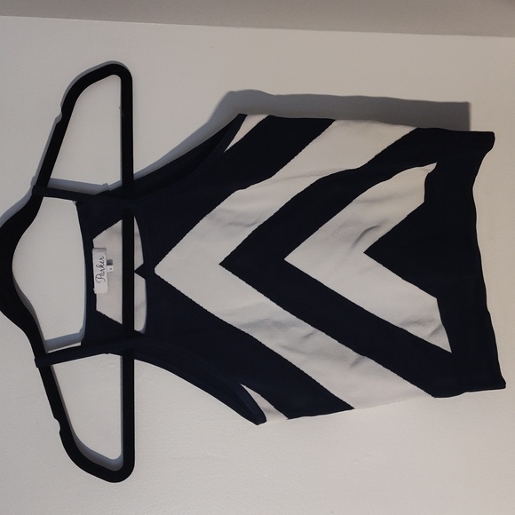 Parker tank top size small #144 - Picture 1 of 3